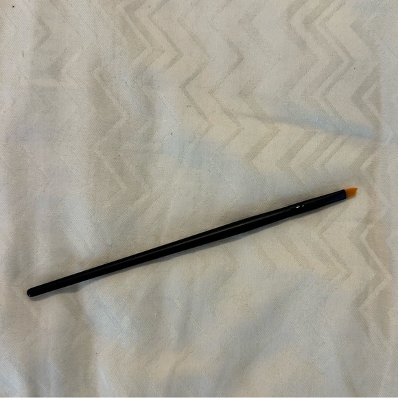 MAKEUP BRUSH. NEVER USED - Picture 6 of 7